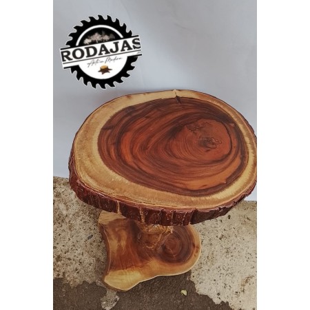 MESA COQUETA EN CAFE Y SAMAN