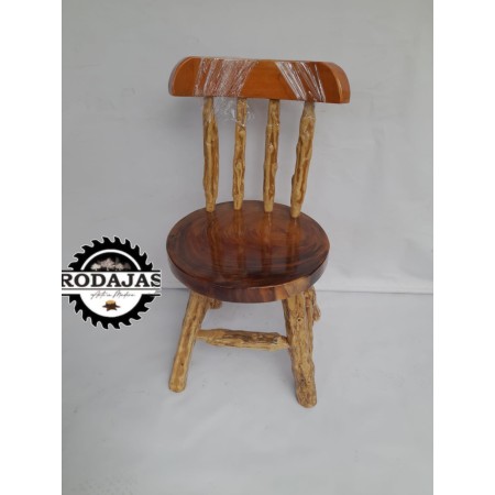 SILLA CON ESPALDAR DE CAFE