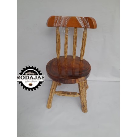 SILLA CON ESPALDAR DE CAFE